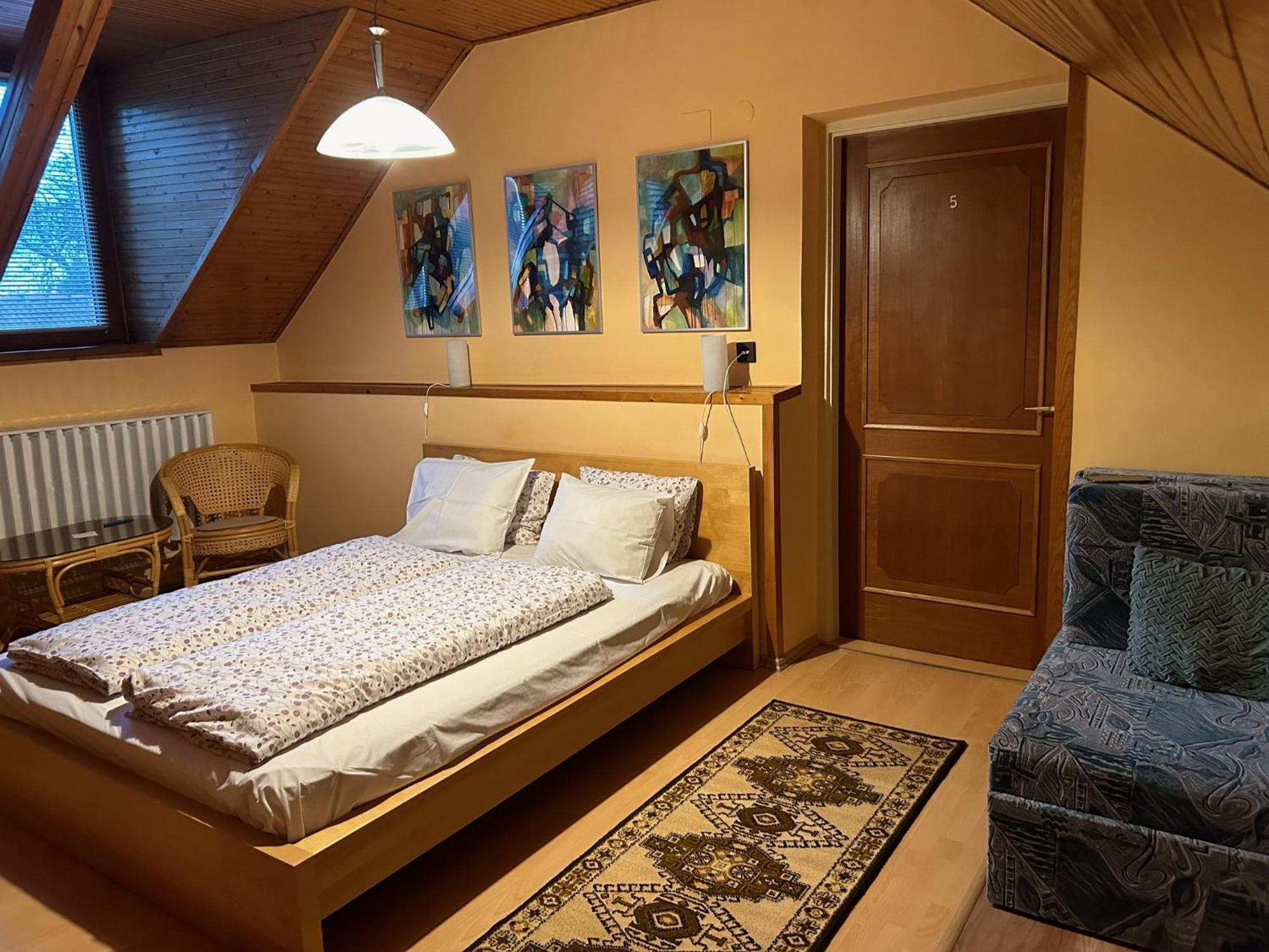 Galeria Vendeghaz Hotel Mezőkövesd Buitenkant foto
