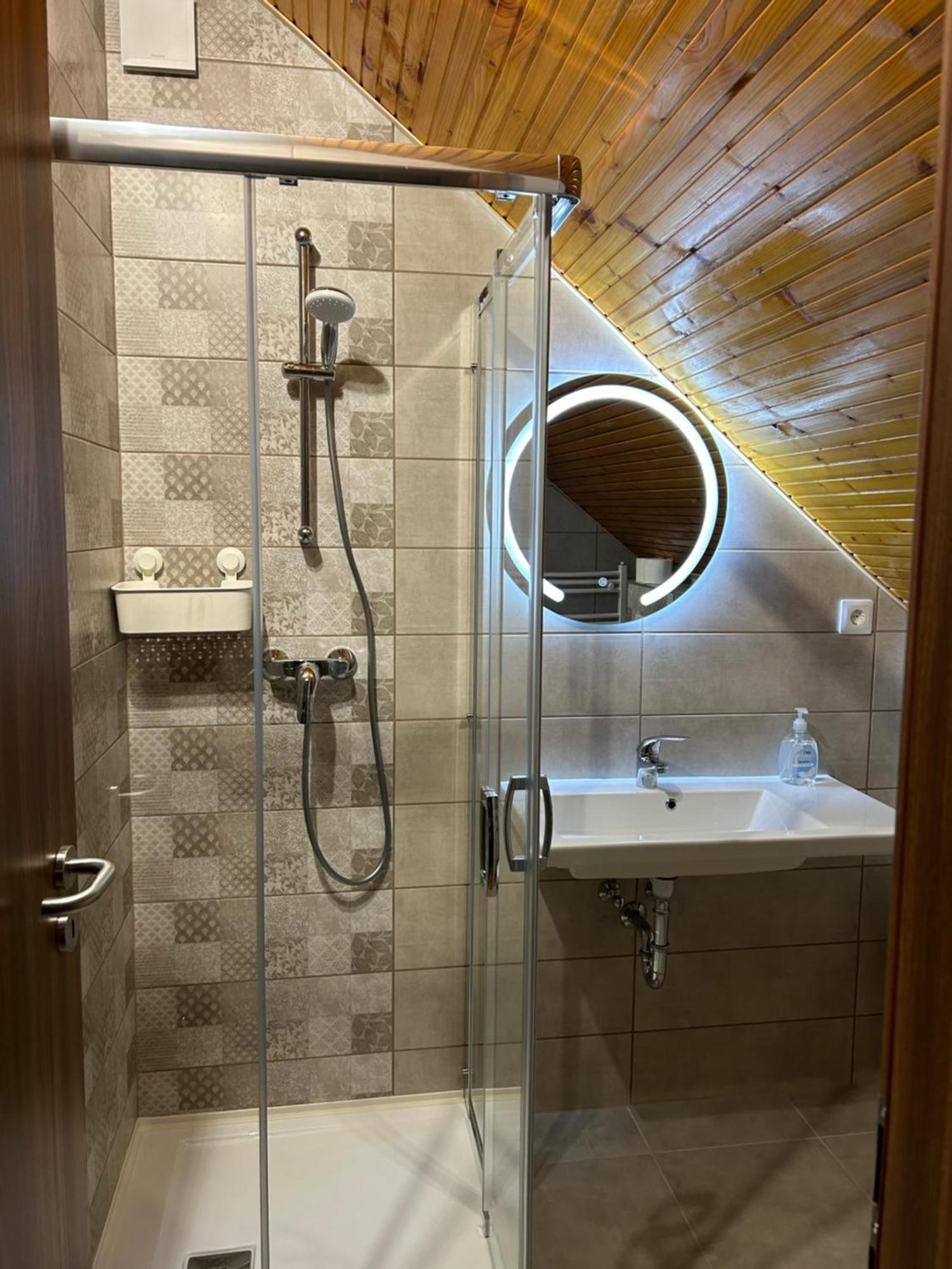 Galeria Vendeghaz Hotel Mezőkövesd Buitenkant foto