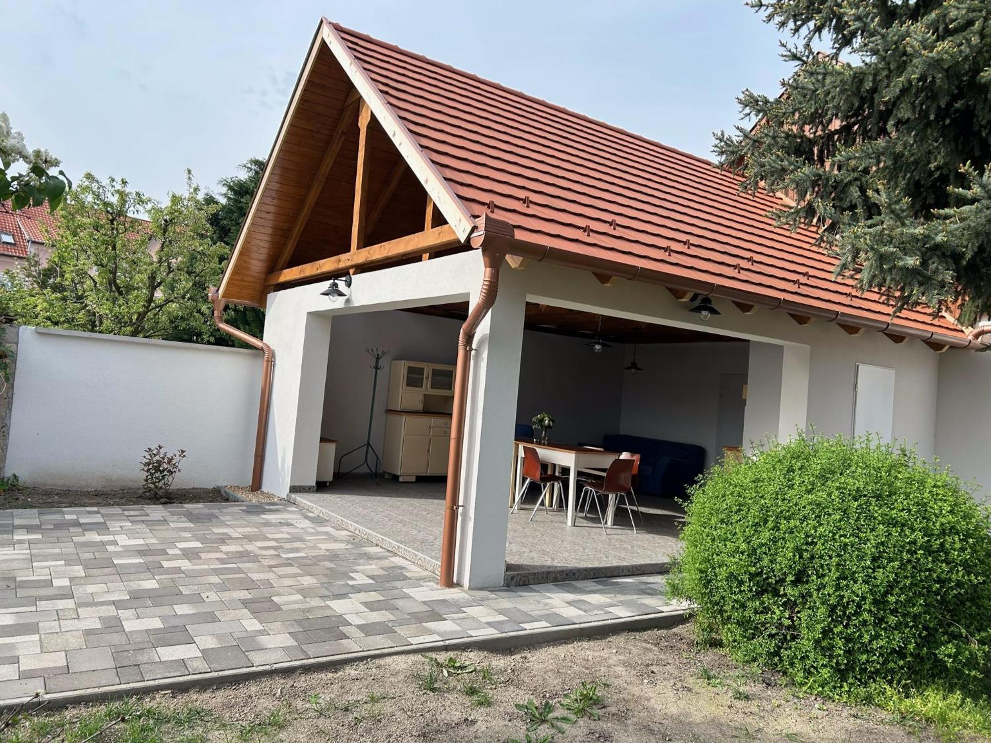 Galeria Vendeghaz Hotel Mezőkövesd Buitenkant foto